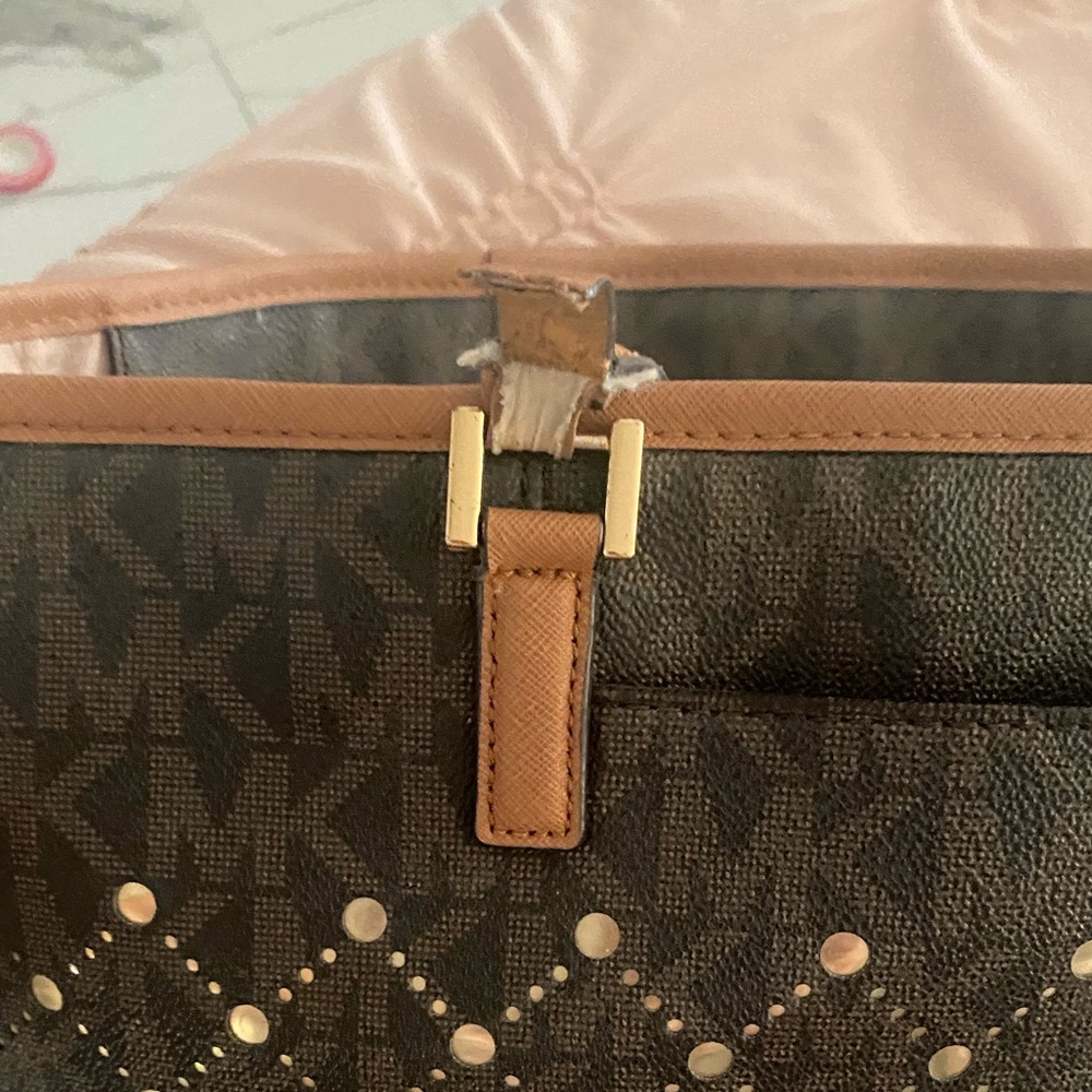 Michael Kors Purse - Picture 5 of 5
